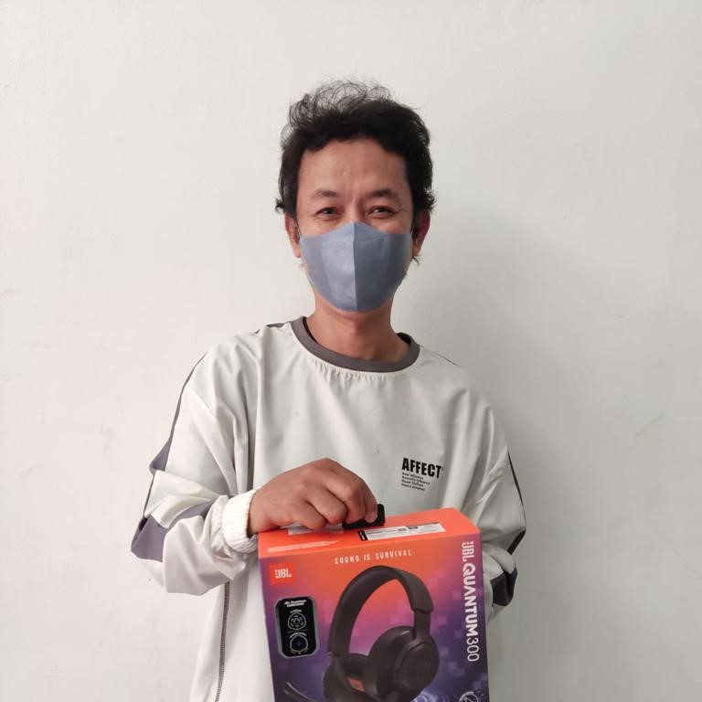 Bambang - Headphone JBL, Plaza Indonesia